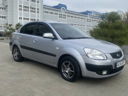 Серый Киа Рио, объемом двигателя 1.4 л и пробегом 142 тыс. км за 6000 $, фото 1 на Automoto.ua