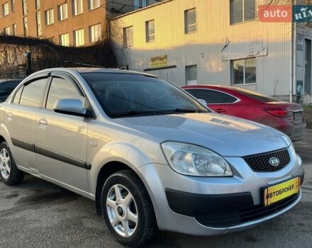 Серый Киа Рио, объемом двигателя 1.4 л и пробегом 238 тыс. км за 5500 $, фото 1 на Automoto.ua