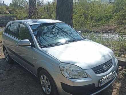 Серый Киа Рио, объемом двигателя 1.3 л и пробегом 225 тыс. км за 3500 $, фото 1 на Automoto.ua