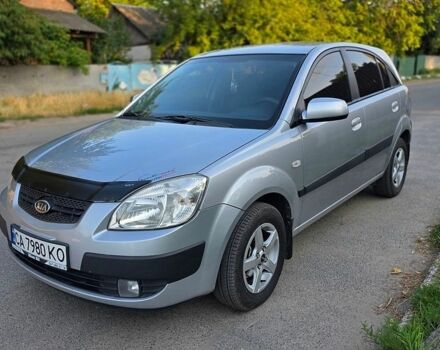 Серый Киа Рио, объемом двигателя 1.4 л и пробегом 288 тыс. км за 4100 $, фото 1 на Automoto.ua