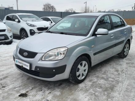 Серый Киа Рио, объемом двигателя 1.4 л и пробегом 244 тыс. км за 4500 $, фото 1 на Automoto.ua