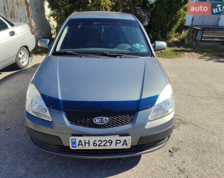 Сірий Кіа Ріо, об'ємом двигуна 1.4 л та пробігом 221 тис. км за 4300 $, фото 1 на Automoto.ua