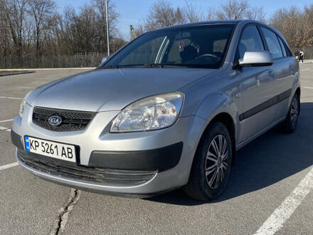 Сірий Кіа Ріо, об'ємом двигуна 1.4 л та пробігом 140 тис. км за 5100 $, фото 1 на Automoto.ua