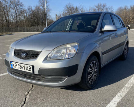 Серый Киа Рио, объемом двигателя 1.4 л и пробегом 140 тыс. км за 5100 $, фото 1 на Automoto.ua