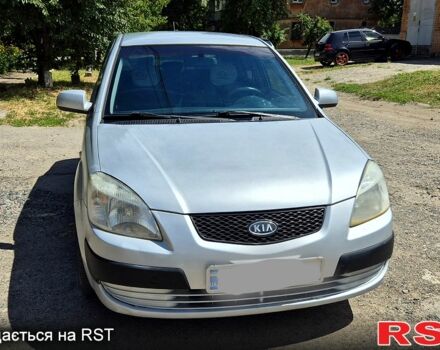 Серый Киа Рио, объемом двигателя 1.4 л и пробегом 180 тыс. км за 4500 $, фото 1 на Automoto.ua