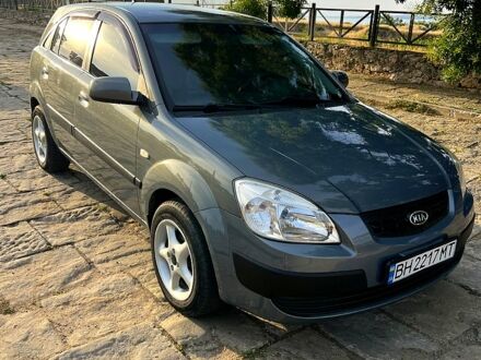 Сірий Кіа Ріо, об'ємом двигуна 1.4 л та пробігом 245 тис. км за 4200 $, фото 1 на Automoto.ua
