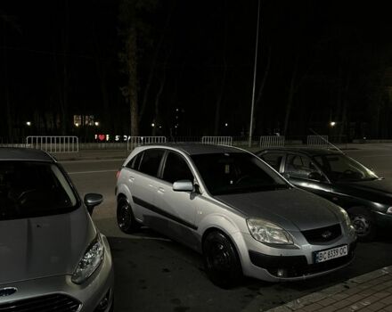 Серый Киа Рио, объемом двигателя 1.5 л и пробегом 335 тыс. км за 3000 $, фото 1 на Automoto.ua