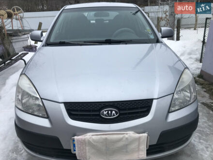Серый Киа Рио, объемом двигателя 1.4 л и пробегом 260 тыс. км за 4500 $, фото 1 на Automoto.ua