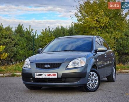 Серый Киа Рио, объемом двигателя 1.4 л и пробегом 153 тыс. км за 5499 $, фото 1 на Automoto.ua