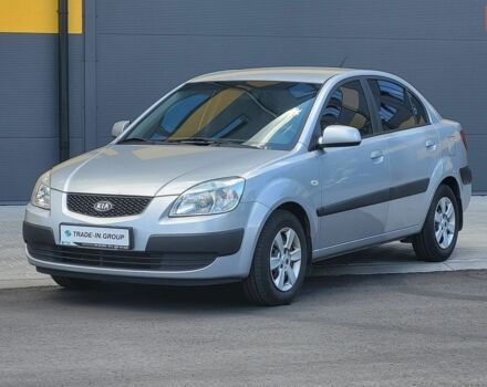 Серый Киа Рио, объемом двигателя 1.4 л и пробегом 224 тыс. км за 3500 $, фото 1 на Automoto.ua