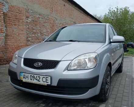 Серый Киа Рио, объемом двигателя 1.4 л и пробегом 240 тыс. км за 3950 $, фото 1 на Automoto.ua