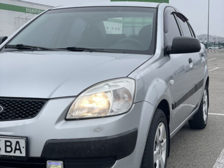 Сірий Кіа Ріо, об'ємом двигуна 1.4 л та пробігом 272 тис. км за 3400 $, фото 1 на Automoto.ua