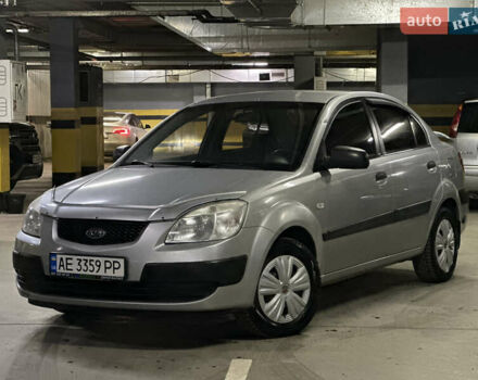 Серый Киа Рио, объемом двигателя 1.4 л и пробегом 220 тыс. км за 3400 $, фото 1 на Automoto.ua