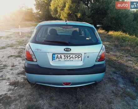 Серый Киа Рио, объемом двигателя 1.4 л и пробегом 218 тыс. км за 3500 $, фото 1 на Automoto.ua