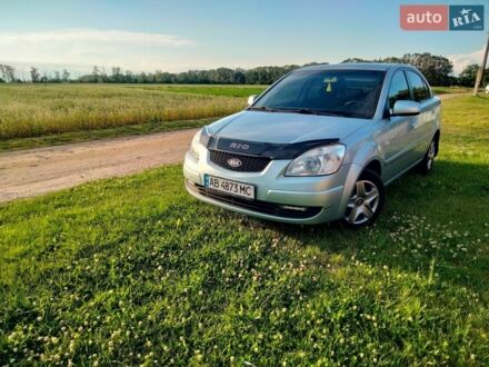 Серый Киа Рио, объемом двигателя 1.4 л и пробегом 230 тыс. км за 5200 $, фото 1 на Automoto.ua