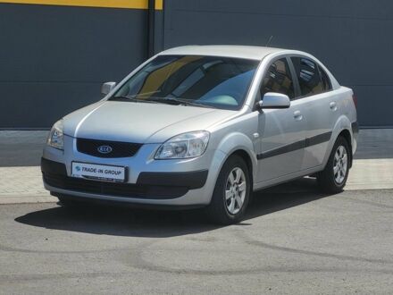 Сірий Кіа Ріо, об'ємом двигуна 1.4 л та пробігом 224 тис. км за 3487 $, фото 1 на Automoto.ua