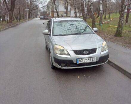 Серый Киа Рио, объемом двигателя 1.4 л и пробегом 247 тыс. км за 3700 $, фото 1 на Automoto.ua