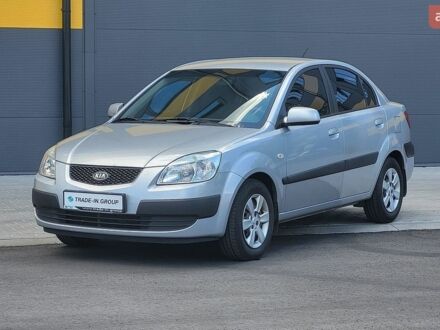 Сірий Кіа Ріо, об'ємом двигуна 1.4 л та пробігом 224 тис. км за 3500 $, фото 1 на Automoto.ua