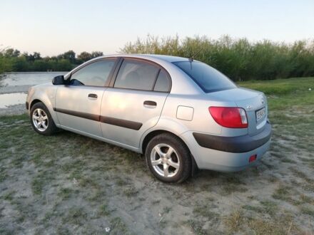 Серый Киа Рио, объемом двигателя 1.4 л и пробегом 142 тыс. км за 5000 $, фото 1 на Automoto.ua