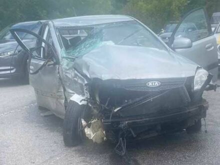 Серый Киа Рио, объемом двигателя 0 л и пробегом 235 тыс. км за 1500 $, фото 1 на Automoto.ua