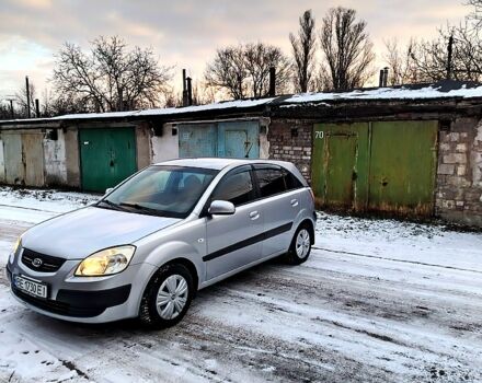Серый Киа Рио, объемом двигателя 1.4 л и пробегом 1470 тыс. км за 5500 $, фото 1 на Automoto.ua