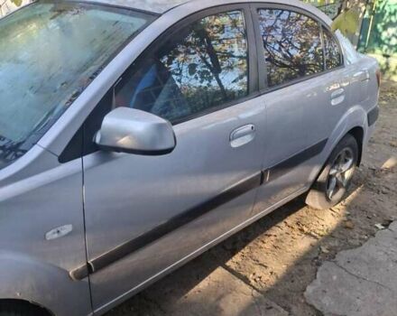 Сірий Кіа Ріо, об'ємом двигуна 1.4 л та пробігом 275 тис. км за 3700 $, фото 1 на Automoto.ua