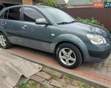 Сірий Кіа Ріо, об'ємом двигуна 1.4 л та пробігом 314 тис. км за 4000 $, фото 1 на Automoto.ua