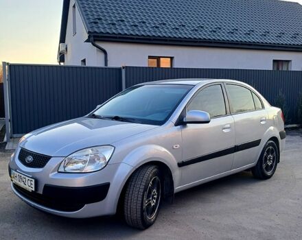 Серый Киа Рио, объемом двигателя 1.4 л и пробегом 200 тыс. км за 4000 $, фото 1 на Automoto.ua