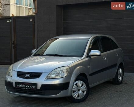 Сірий Кіа Ріо, об'ємом двигуна 1.4 л та пробігом 149 тис. км за 5699 $, фото 1 на Automoto.ua