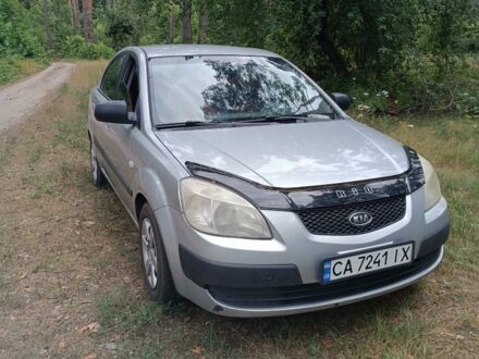 Сірий Кіа Ріо, об'ємом двигуна 1.5 л та пробігом 227 тис. км за 4500 $, фото 1 на Automoto.ua