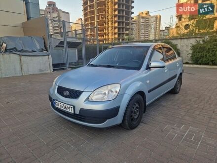 Серый Киа Рио, объемом двигателя 1.4 л и пробегом 170 тыс. км за 4000 $, фото 1 на Automoto.ua