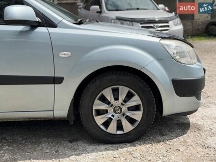 Серый Киа Рио, объемом двигателя 1.4 л и пробегом 364 тыс. км за 3799 $, фото 1 на Automoto.ua