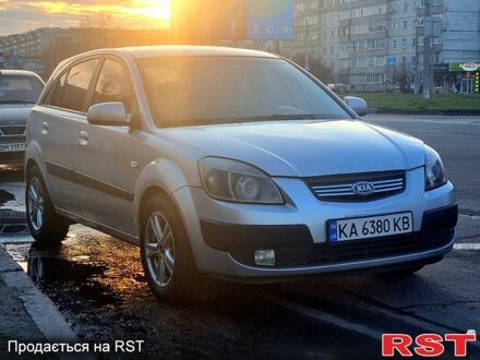 Серый Киа Рио, объемом двигателя 1.4 л и пробегом 30000 тыс. км за 4000 $, фото 1 на Automoto.ua