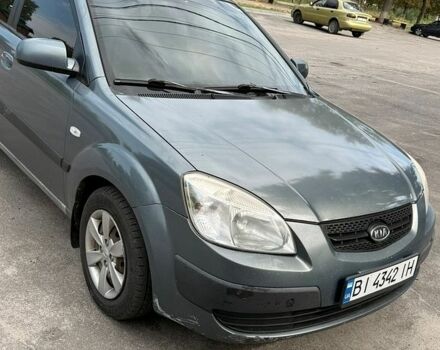 Серый Киа Рио, объемом двигателя 1.4 л и пробегом 255 тыс. км за 3900 $, фото 1 на Automoto.ua