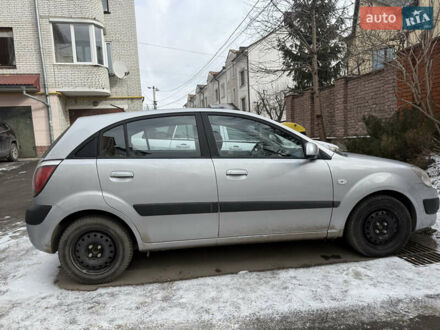 Кіа Ріо 2008 у Тернополі на Automoto.ua Сірий Кіа Ріо, об'ємом двигуна 1.4 л та пробігом 236 тис. км за 4700 $, фото 1 на Automoto.ua