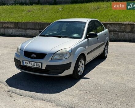 Серый Киа Рио, объемом двигателя 1.4 л и пробегом 242 тыс. км за 3600 $, фото 1 на Automoto.ua