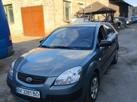 Серый Киа Рио, объемом двигателя 1.4 л и пробегом 252 тыс. км за 3250 $, фото 1 на Automoto.ua