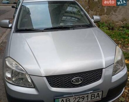 Серый Киа Рио, объемом двигателя 1.4 л и пробегом 232 тыс. км за 3200 $, фото 1 на Automoto.ua