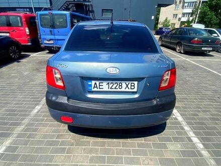 Серый Киа Рио, объемом двигателя 1.5 л и пробегом 163 тыс. км за 4000 $, фото 1 на Automoto.ua