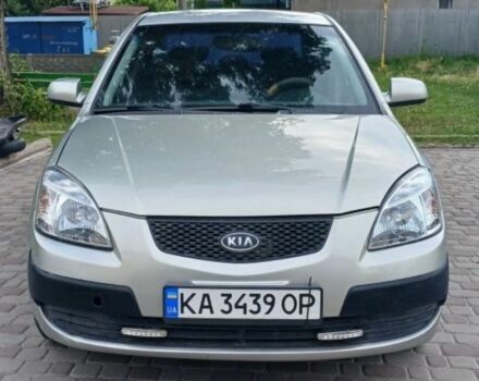 Сірий Кіа Ріо, об'ємом двигуна 1.4 л та пробігом 100 тис. км за 4600 $, фото 1 на Automoto.ua