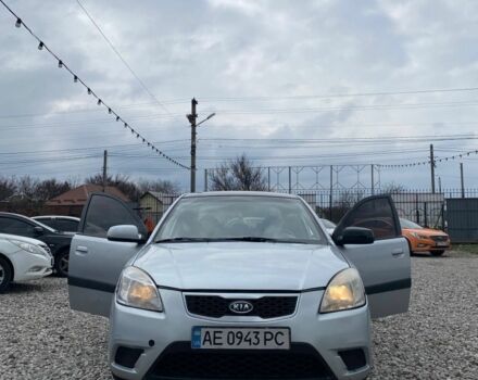 Сірий Кіа Ріо, об'ємом двигуна 1.4 л та пробігом 390 тис. км за 2999 $, фото 1 на Automoto.ua