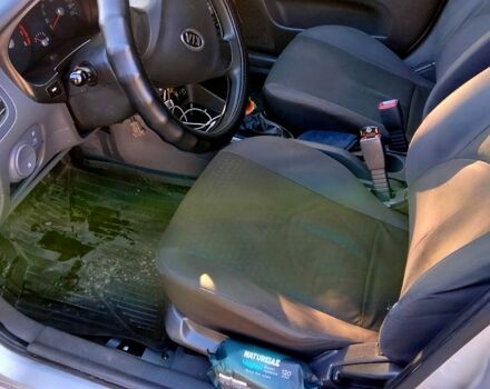 Сірий Кіа Ріо, об'ємом двигуна 1.4 л та пробігом 230 тис. км за 4250 $, фото 1 на Automoto.ua