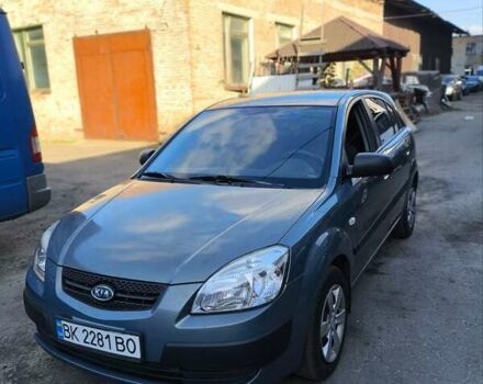 Серый Киа Рио, объемом двигателя 1.4 л и пробегом 252 тыс. км за 3250 $, фото 1 на Automoto.ua