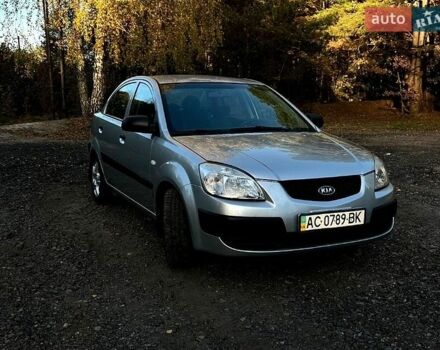 Серый Киа Рио, объемом двигателя 1.4 л и пробегом 219 тыс. км за 3200 $, фото 1 на Automoto.ua