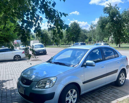Сірий Кіа Ріо, об'ємом двигуна 1.4 л та пробігом 180 тис. км за 4200 $, фото 1 на Automoto.ua