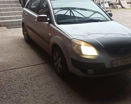 Серый Киа Рио, объемом двигателя 1.4 л и пробегом 220 тыс. км за 4200 $, фото 1 на Automoto.ua