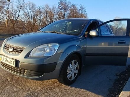 Сірий Кіа Ріо, об'ємом двигуна 1.4 л та пробігом 357 тис. км за 3800 $, фото 1 на Automoto.ua