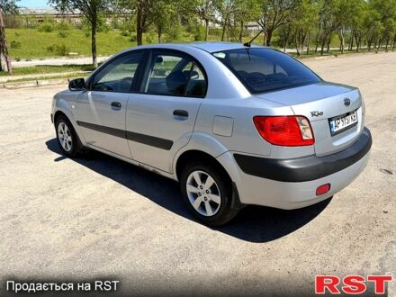 Серый Киа Рио, объемом двигателя 1.4 л и пробегом 242 тыс. км за 3600 $, фото 1 на Automoto.ua