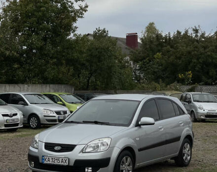 Серый Киа Рио, объемом двигателя 1.4 л и пробегом 235 тыс. км за 5600 $, фото 1 на Automoto.ua