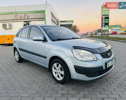 Серый Киа Рио, объемом двигателя 1.4 л и пробегом 190 тыс. км за 6000 $, фото 1 на Automoto.ua